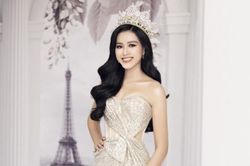 Những nàng Hậu sở hữu đôi chân dài nhất V-Biz