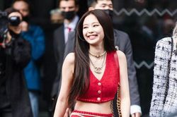 Jennie xứng danh 'nữ hoàng gợi cảm' nhất Kpop năm 2021, cứ mỗi lần hở bạo lại gây bão