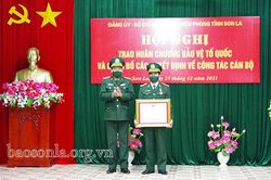 Trao Huân chương cho các đồng chí nguyên là lãnh đạo BĐBP tỉnh Sơn La