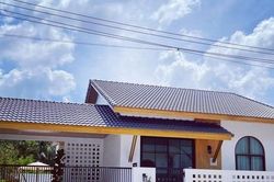 Nhà cấp 4 mái chồng kiểu Nhật cho gia đình trẻ thích phá cách