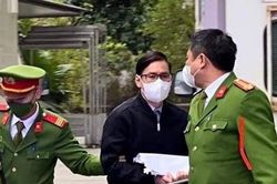 Cựu Giám đốc Sở KH&ĐT khai rành rọt về túi quà có 300 triệu của ông chủ Công ty Nhật Cường