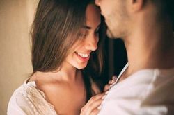 Không phải cứ mặt đẹp dáng xinh, đây mới chính là ''bùa yêu'' khiến chồng nào cũng đắm đuối