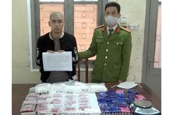 Bắt đối tượng vận chuyển 4 bánh hêrôin và trên 4.000 viên ma túy tổng hợp