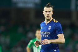 Real Madrid: Tìm lối thoát cho Bale và Isco