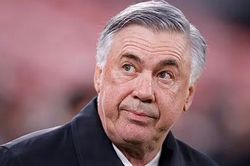 Alves, Eto'o và Ancelotti bị cơ quan thuế Tây Ban Nha 'sờ gáy'