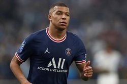 Ronaldinho khẳng định Mbappe ở lại PSG