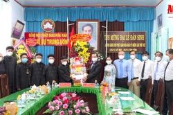 Bí thư Tỉnh ủy An Giang Lê Hồng Quang thăm, chúc mừng kỷ niệm 102 năm ngày Đản sinh Đức Huỳnh Giáo chủ Phật giáo Hòa Hảo