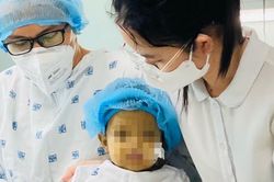 Cứu sống bé gái 2 tuổi từ một phần gan của người bố