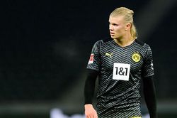 Barcelona: Chia tay Perez, tấn công Raiola