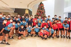 Thầy trò HLV Park Hang Seo chia tay AFF Cup về Việt Nam