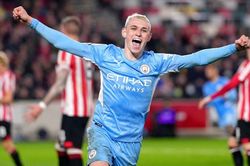 Man City 'chấp' trung phong vẫn thống trị Ngoại hạng Anh