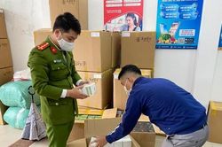 Thu giữ hơn 300.000 gói thực phẩm chức năng giảm cân không rõ nguồn gốc