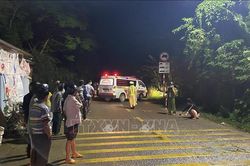 Xe đầu kéo gây hàng loạt vụ tai nạn giao thông rồi bỏ chạy
