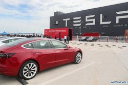 Tesla thu hồi hơn 475.000 xe điện do nguy cơ đâm va