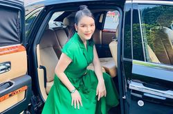 Lý Nhã Kỳ đích thân lái xe 40 tỷ, thực hiện lời hứa đi chơi cùng tài năng nhí