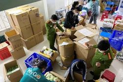 Chính trị - Xã hội Pháp luật - Cuộc sống Thu giữ một lượng lớn thực phẩm tăng cân, giảm cân không rõ nguồn gốc