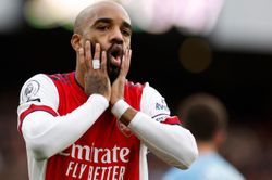 Arsenal lập kỷ lục về số lần nhận thẻ đỏ