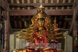 Tượng Phật 24 tay độc đáo ở xứ Nghệ