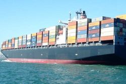 Sự đảo chiều ngoạn mục của xuất nhập khẩu