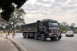 Ninh Bình: Va chạm giữa xe máy và ô tô, 1 người tử vong