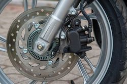 Những điều cần biết về hệ thống phanh đĩa trên xe máy