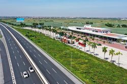 17 năm, mới xây dựng được 1.160 km cao tốc; 4 năm tới, sẽ đầu tư 1.800 km