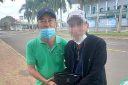 Lái xe Mai Linh trả lại 1 tỷ đồng cho hành khách bỏ quên tại sân bay
