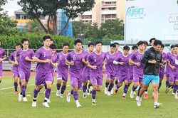 Tuyển Việt Nam và bài học từ 'kình địch' Thái Lan