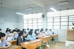 Hơn 680 nghìn học sinh TPHCM hân hoan đến trường sau gần 8 tháng ở nhà học online