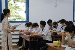 TP Hồ Chí Minh: Trên 600.000 học sinh phấn khởi đến trường học trực tiếp
