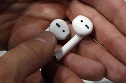 Doanh số ấn tượng của tai nghe AirPods trong mùa nghỉ lễ