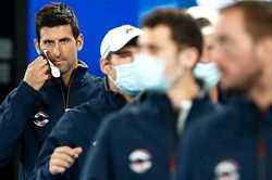 Tranh cãi nảy lửa chuyện Djokovic được miễn trừ y tế ở Úc mở rộng