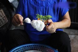Món ăn vặt 'thần thánh' khiến 8x nhớ nhung tuổi thơ 'quay quắt'
