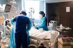 Covid-19: Tổng thống Ba Lan nhiễm bệnh, Singapore dự báo làn sóng lây nhiễm Omicron nghiêm trọng hơn Delta