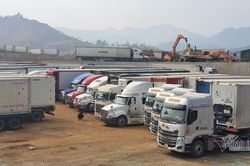 Hàng ngàn container ùn ứ, Lạng Sơn đề nghị dừng đưa hàng xuất khẩu lên vùng biên