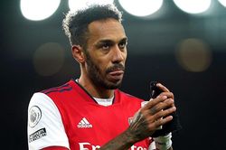 Arsenal tống khứ Aubameyang ngay mùa đông