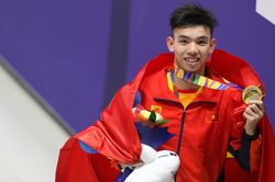 Kình ngư Nguyễn Huy Hoàng trở thành VĐV tiêu biểu toàn quốc năm 2021