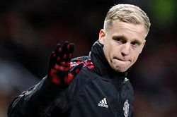 Rangnick không giữ lời, Van De Beek muốn rời MU ngay tháng 1