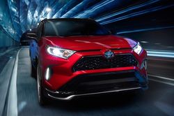 Sau 90 năm, Toyota vượt GM trở thành nhà sản xuất ô tô bán chạy nhất tại Mỹ năm 2021