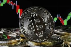 Bitcoin tiếp tục giảm, thị trường rực sắc đỏ
