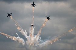 Iran sắp nhận 32 chiến đấu cơ Su-35 từ Nga, Israel lo lắng ra mặt?