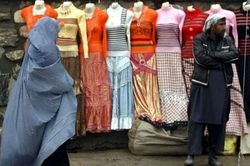 Taliban lệnh chủ cửa hàng quần áo cắt bỏ đầu mannequin