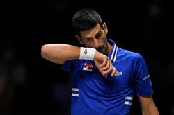 Australia hủy visa của Djokovic
