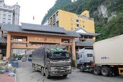 Trung Quốc đồng ý khôi phục thông quan tại một cửa khẩu