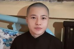 Mẹ ruột Diễm My lên tiếng về tin đồn con gái có con với Lê Tùng Vân