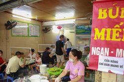 Cấm bán hàng ăn tại chỗ: Cần giải bài toán giữa phòng chống dịch và phục hồi kinh tế