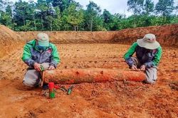 Di dời quả bom nặng gần 230 kg ở Quảng Trị về nơi an toàn