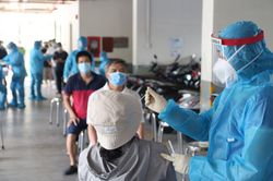 Hà Nội thêm 2.725 ca COVID-19