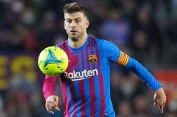 Pique tự 'sao kê' thu nhập ở Barca để giải oan