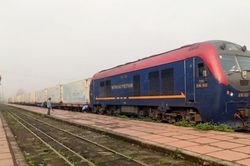Khốn khó vì Covid-19, Tổng công ty Đường sắt chuyển hướng sang vận tải hàng hóa
